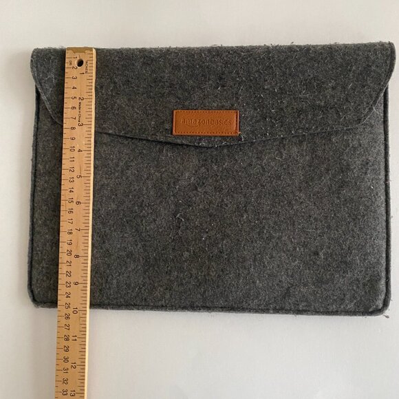 Amazon Basics Gray Felt MacBook Laptop Sleeve Case - Picture 9 of 9